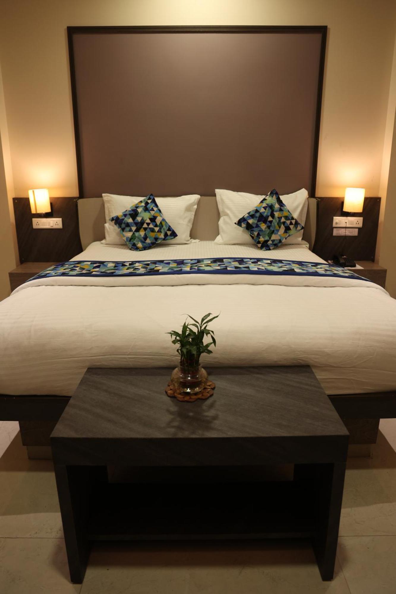 Hotel Pinaka Inn لاكناو المظهر الخارجي الصورة