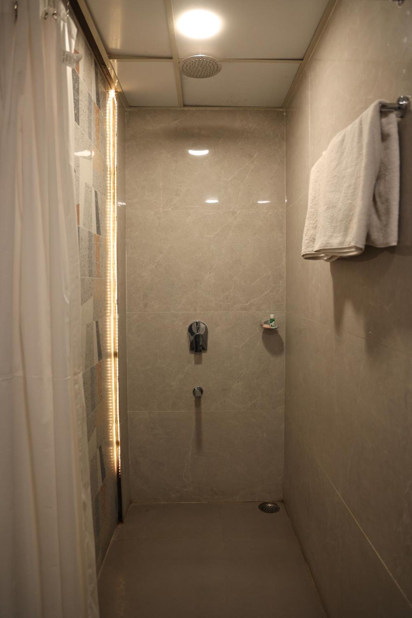 Hotel Pinaka Inn لاكناو المظهر الخارجي الصورة